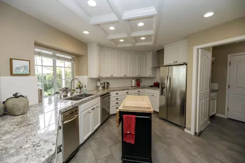 Kitchen - 1981 Ashley Ct, Turlock, CA 95382 photo 4 of 7