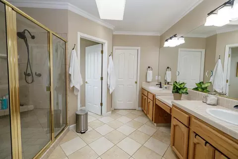 Bath - 1981 Ashley Ct, Turlock, CA 95382 photo 1 of 3