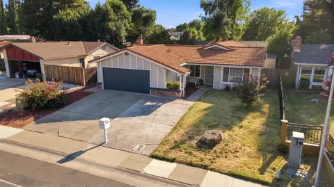2887 Azevedo Dr, Sacramento, CA 95833