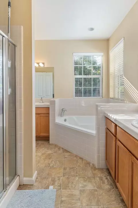 Bath - 281 Fieldstone Dr, Murphys, CA 95247 photo 3 of 3