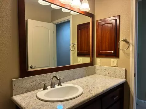 Bath - 2563 Carla Dr, Placerville, CA 95667 photo 4 of 7