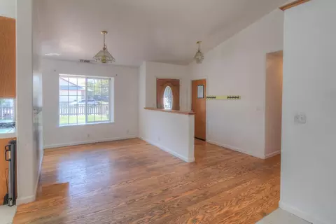 Living - 550 E 10th St, Lincoln, CA 95648 photo 1 of 4