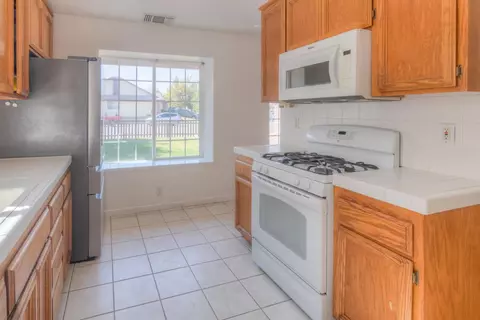 Kitchen - 550 E 10th St, Lincoln, CA 95648 photo 4 of 4