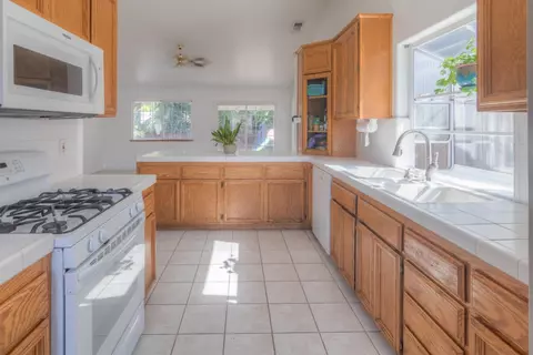 Kitchen - 550 E 10th St, Lincoln, CA 95648 photo 3 of 4