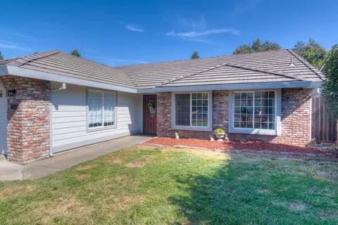Exterior - 550 E 10th St, Lincoln, CA 95648 photo 4 of 9
