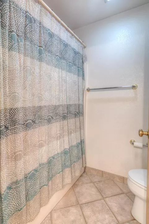 Bath - 550 E 10th St, Lincoln, CA 95648 photo 5 of 5