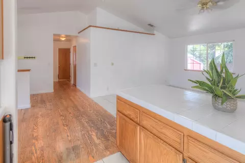 Entry Way - 550 E 10th St, Lincoln, CA 95648 photo 2 of 2