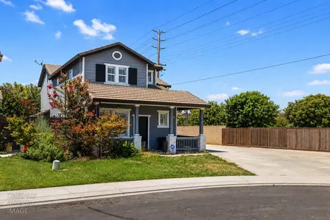 5323 St Elmo Ct, Riverbank, CA 95367