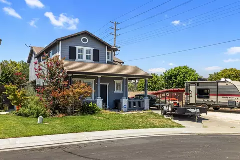 5323 St Elmo Ct, Riverbank, CA 95367