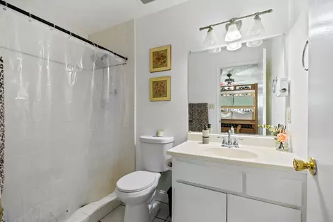Bath - 2821 Boardwalk, Modesto, CA 95350 photo 1 of 2