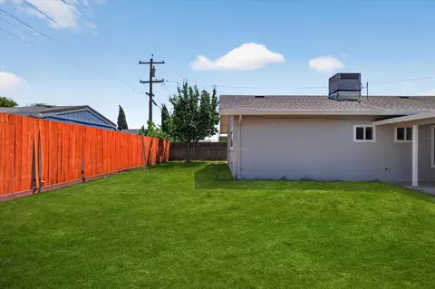 Exterior - 801 Taylor St, Winters, CA 95694 photo 9 of 10