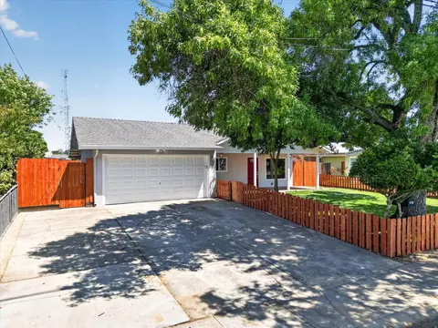 Exterior - 801 Taylor St, Winters, CA 95694 photo 4 of 10