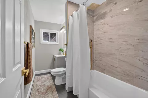 Bath - 801 Taylor St, Winters, CA 95694 photo 3 of 4