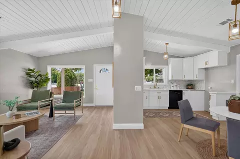 Entry Way - 801 Taylor St, Winters, CA 95694 photo 1 of 1