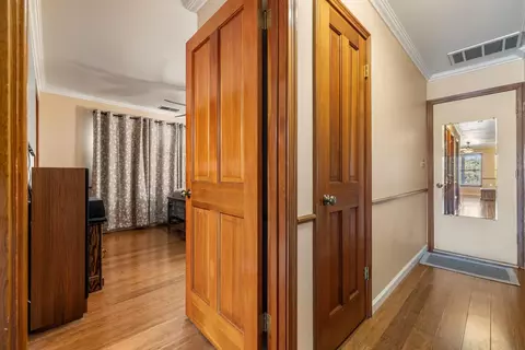 Entry Way - 1252 Root Rd, Modesto, CA 95357 photo 13 of 18