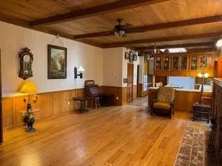 Living - 1252 Root Rd, Modesto, CA 95357 photo 2 of 3