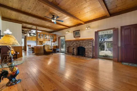 Living - 1252 Root Rd, Modesto, CA 95357 photo 5 of 7