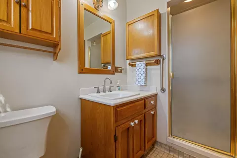 Bath - 1252 Root Rd, Modesto, CA 95357 photo 9 of 9