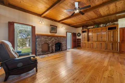Living - 1252 Root Rd, Modesto, CA 95357 photo 3 of 7
