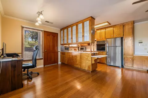 Kitchen - 1252 Root Rd, Modesto, CA 95357 photo 7 of 10