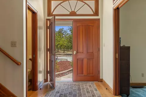 Entry Way - 1252 Root Rd, Modesto, CA 95357 photo 2 of 18