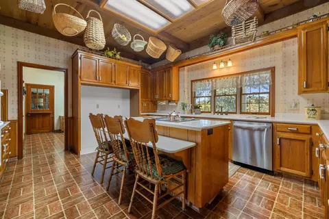 Kitchen - 1252 Root Rd, Modesto, CA 95357 photo 1 of 10