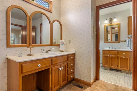 Bath - 1252 Root Rd, Modesto, CA 95357 photo 8 of 9