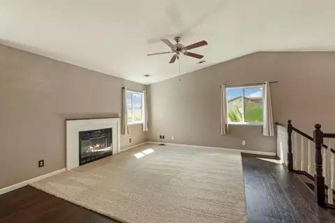 Living - 2142 Bluejay Way, Lodi, CA 95240 photo 2 of 4