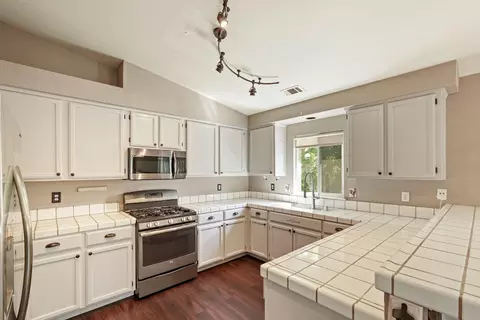 Kitchen - 2142 Bluejay Way, Lodi, CA 95240 photo 2 of 3
