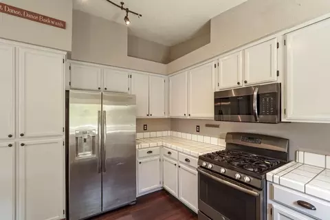Kitchen - 2142 Bluejay Way, Lodi, CA 95240 photo 3 of 3