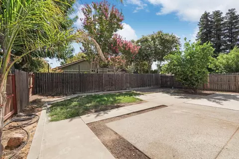 Exterior - 2142 Bluejay Way, Lodi, CA 95240 photo 4 of 8