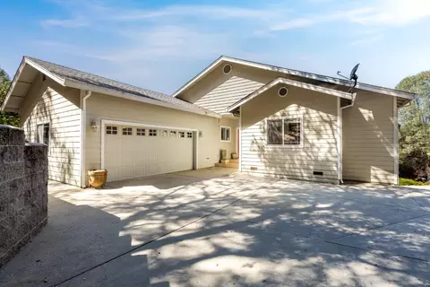 18776 Jayhawk Dr, Penn Valley, CA 95946
