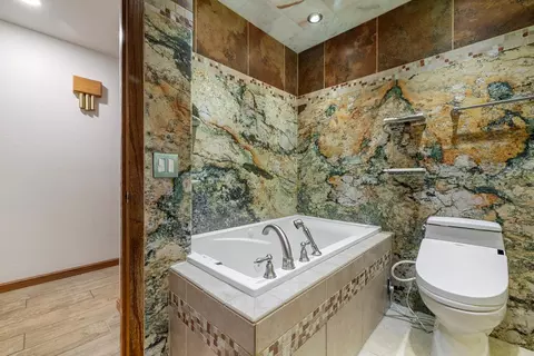 Bath - 709 Winfield Pl, Modesto, CA 95355 photo 3 of 5