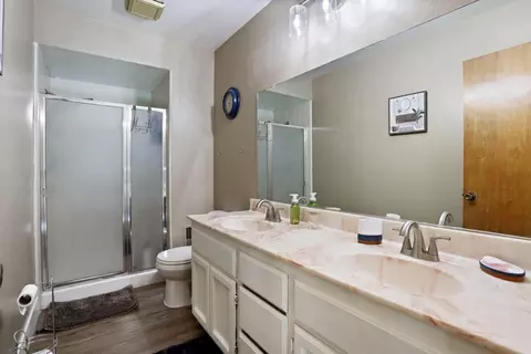 Bath - 2300 Senimi Cir, Ceres, CA 95307 photo 2 of 4