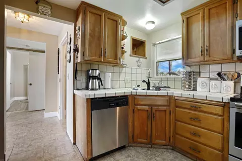 Kitchen - 2300 Senimi Cir, Ceres, CA 95307 photo 5 of 5