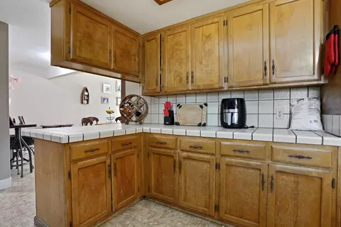 Kitchen - 2300 Senimi Cir, Ceres, CA 95307 photo 3 of 5