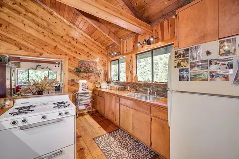 Kitchen - 4940 Star Ln, Georgetown, CA 95634 photo 4 of 7