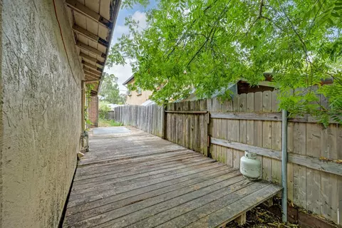 Exterior - 4136 Hollister Ave, Carmichael, CA 95608 photo 3 of 10