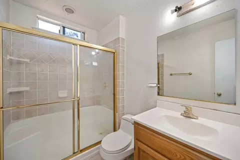 Bath - 4136 Hollister Ave, Carmichael, CA 95608 photo 2 of 2