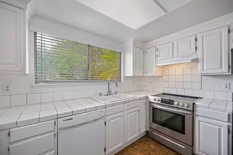 Kitchen - 4136 Hollister Ave, Carmichael, CA 95608 photo 5 of 5