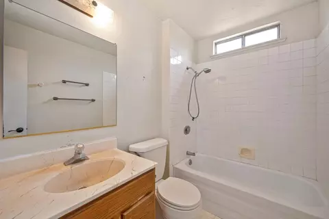Bath - 4136 Hollister Ave, Carmichael, CA 95608 photo 1 of 2