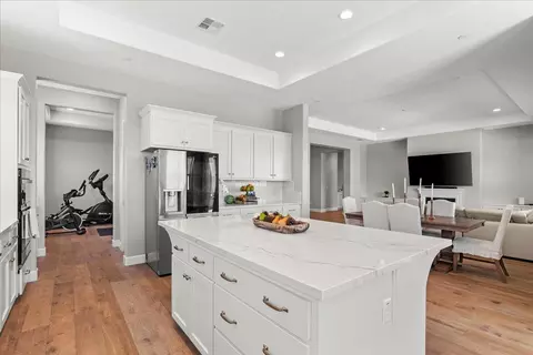 Kitchen - 5010 Neroly Rd, Oakley, CA 94561 photo 7 of 9