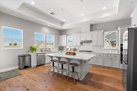 Kitchen - 5010 Neroly Rd, Oakley, CA 94561 photo 2 of 9