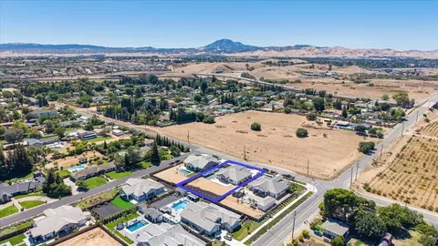 View/Area - 5010 Neroly Rd, Oakley, CA 94561 photo 6 of 7