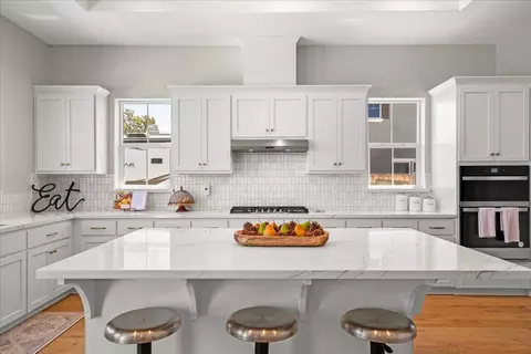 Kitchen - 5010 Neroly Rd, Oakley, CA 94561 photo 4 of 9