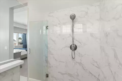 Bath - 5010 Neroly Rd, Oakley, CA 94561 photo 6 of 8