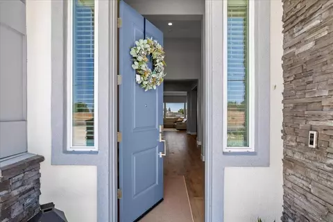 Entry Way - 5010 Neroly Rd, Oakley, CA 94561 photo 1 of 9