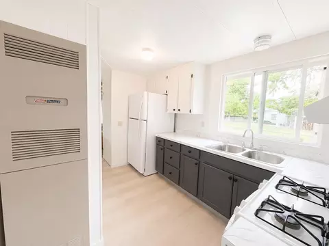 Kitchen - 4728 Pacific Ave, Olivehurst, CA 95961 photo 3 of 3