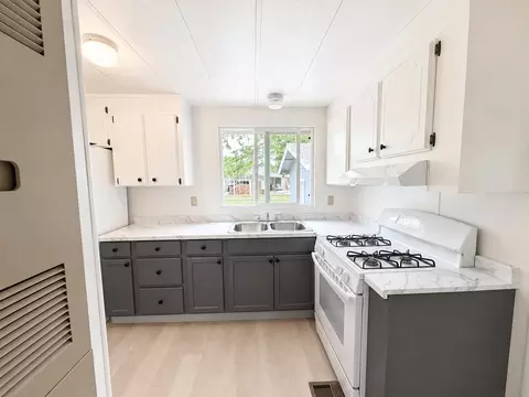 Kitchen - 4728 Pacific Ave, Olivehurst, CA 95961 photo 1 of 3