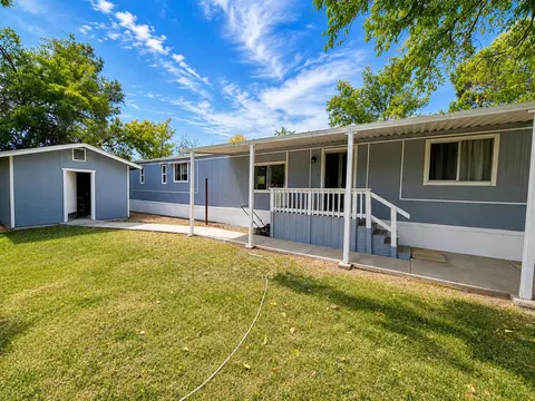 4728 Pacific Ave, Olivehurst, CA 95961